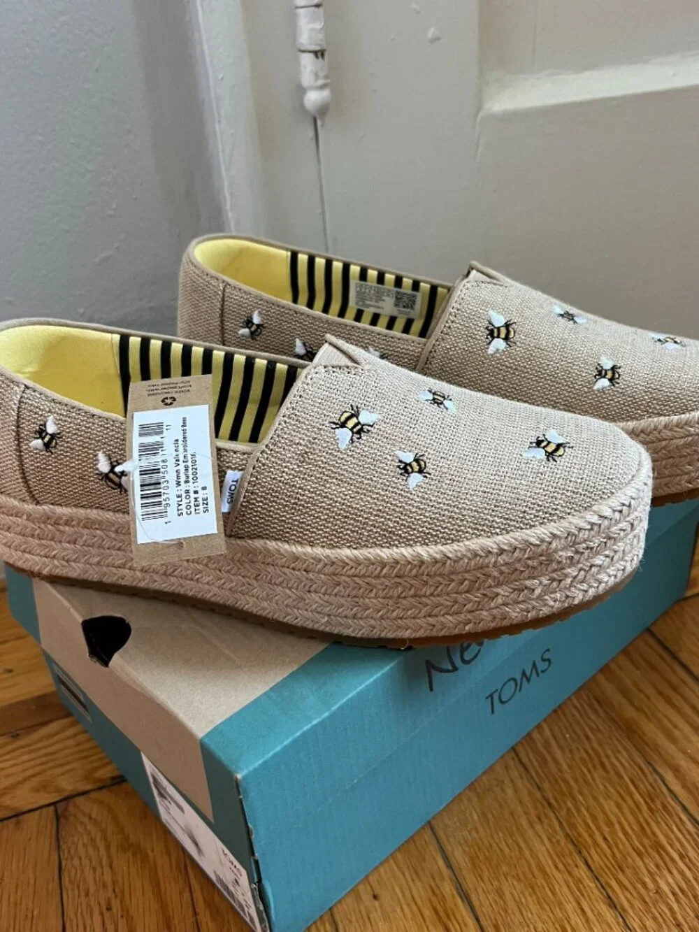 Beige/Nude/Burlap TOMS Valencia Platform Espadrilles with Bees Size 8 NEW